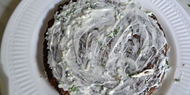 Рецепт печеночного торта с морковью и луком