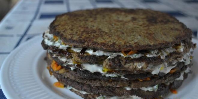 Рецепт печеночного торта с морковью и луком