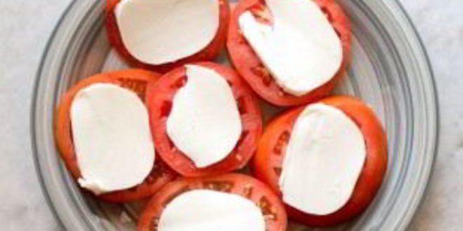 Рецепт помидоров с моцареллой и базиликом