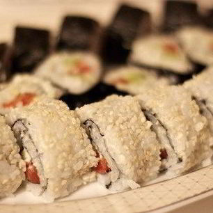 Рецепт Роллов с семгой и авокадо