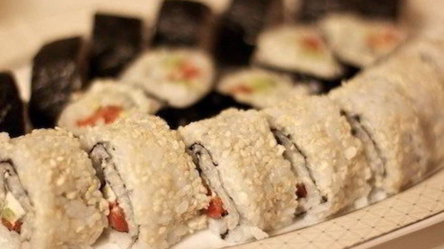 Рецепт роллов с семгой и авокадо