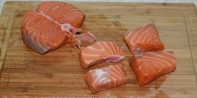 Рецепт семги с соусом эскарго и овощными роллами