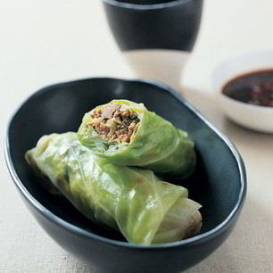 Рецепт Китайских рулетиков из савойской капусты с пряной свининой