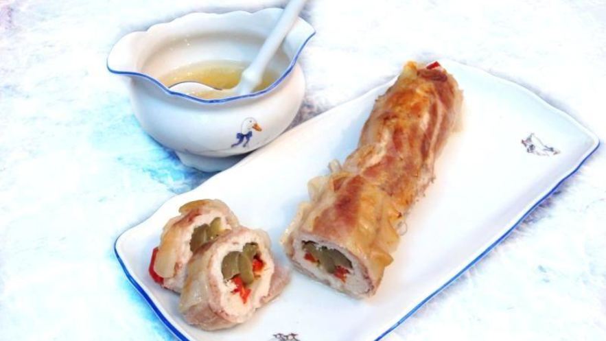 Рецепт куриного рулета в беконе