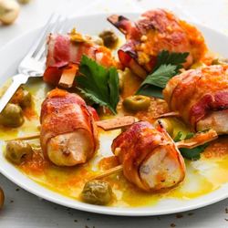 Рецепт Куриных рулетиков с оливками и апельсиновым соусом