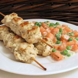 Рецепт Куриных рулетиков с овощами в сливочном соусе