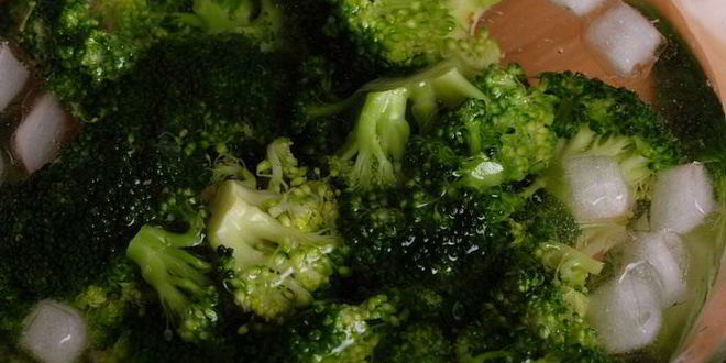 Рецепт мясного рулета с брокколи, сыром и вялеными томатами