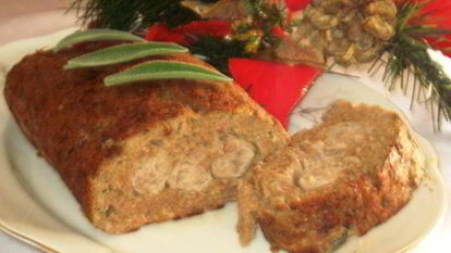 Рецепт Мясного рулета с колбасками и картофелем