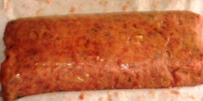 Рецепт мясного рулета с колбасками и картофелем