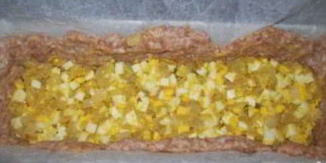 Рецепт мясного рулета с яйцом и луком