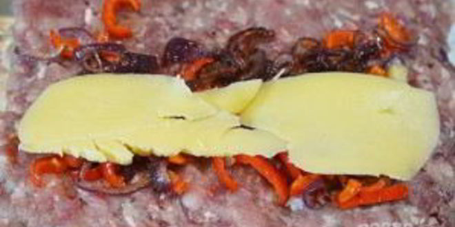 Рецепт мясного рулета в беконе