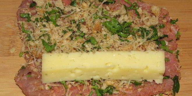 Рецепт мясных рулетиков с сыром