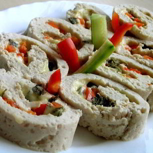 Рецепт Рулета из индейки с мятным сыром и красным перцем