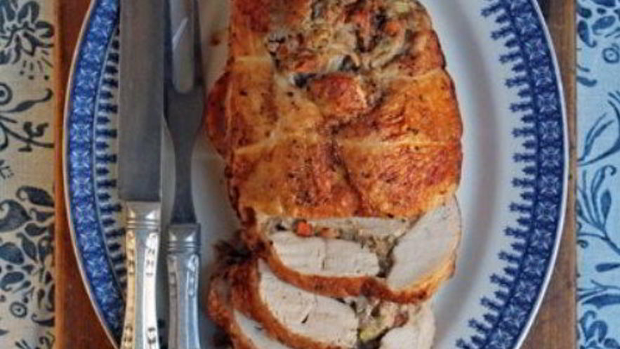 Рецепт рулета из индейки с ореховой начинкой