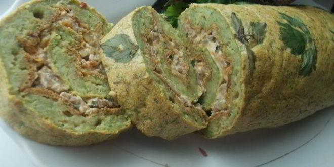 Рецепт рулета из кабачкового теста с начинкой из овощей, мяса и сыра