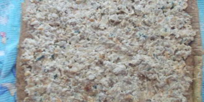 Рецепт рулета из кабачкового теста с начинкой из овощей, мяса и сыра