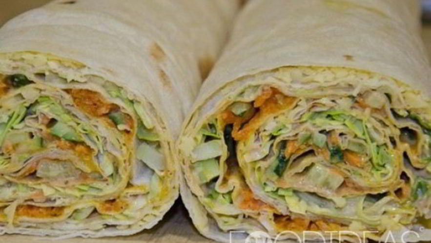 Рецепт рулета из лаваша с овощами и сыром
