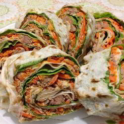 Рецепт Рулета из лаваша с салатом