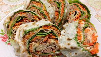 Рецепт Рулета из лаваша с салатом