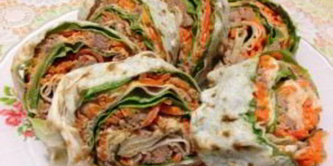 Рецепт рулета из лаваша с салатом