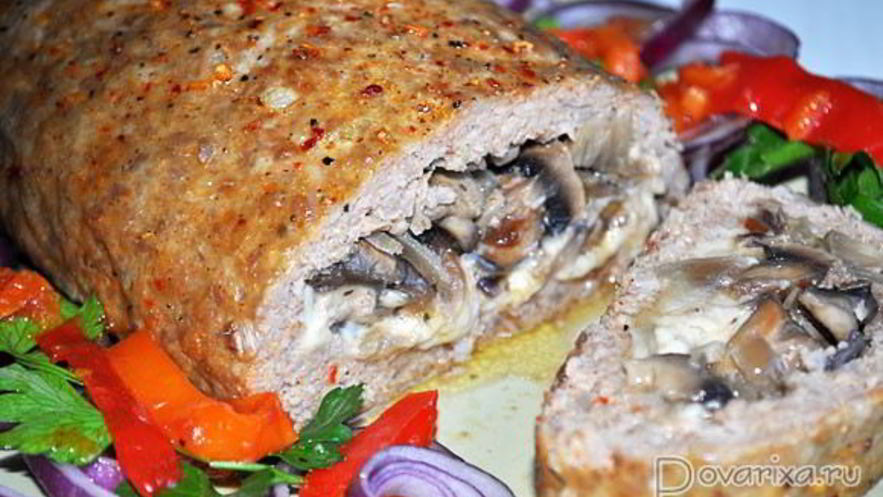 Рецепт рулета из мясного фарша с грибами