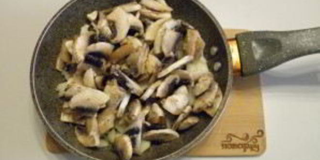 Рецепт рулета с грибами и сыром