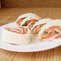 Рецепт Рулетиков из семги