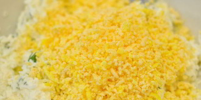 Рецепт рулетиков из ветчины с сыром и чесноком