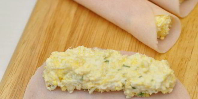 Рецепт рулетиков из ветчины с сыром и чесноком