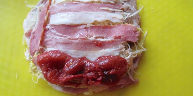 Рецепт рулетиков с беконом из мультиварки