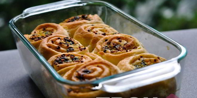 Рецепт рулетов с чесночной начинкой