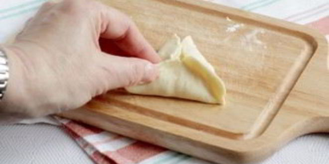 Рецепт самсы с сыром из слоеного теста