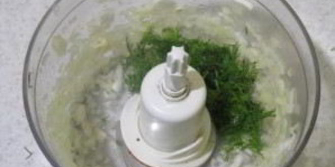 Рецепт луковых сухариков к салатам и супам