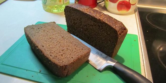 Рецепт сухариков из черного хлеба с чесноком