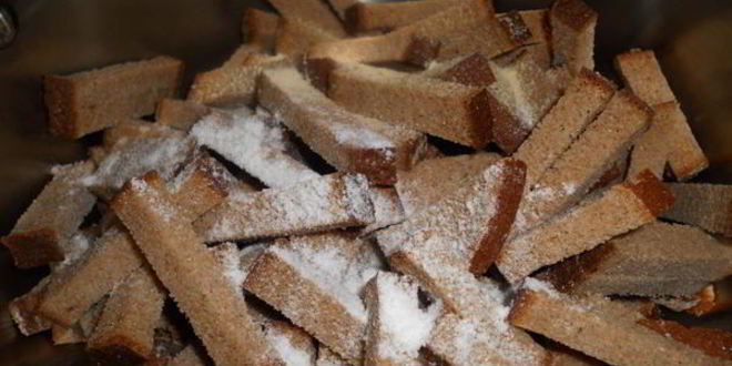 Рецепт сухариков ржаных с чесноком