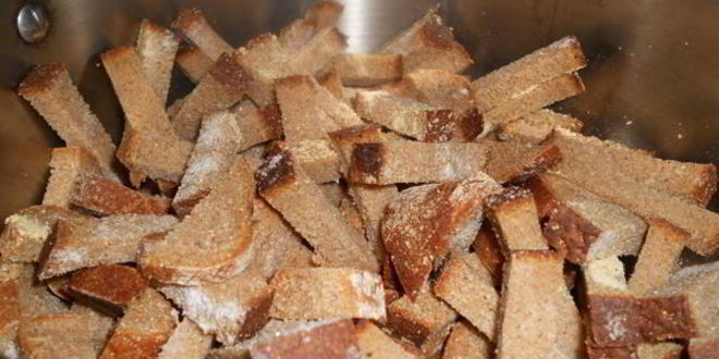 Рецепт сухариков ржаных с чесноком