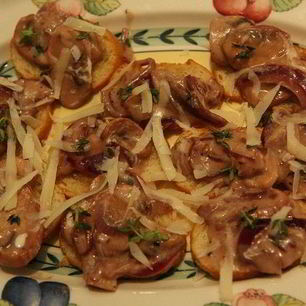 Рецепт Сухариков с грибной начинкой, сыром и зеленью