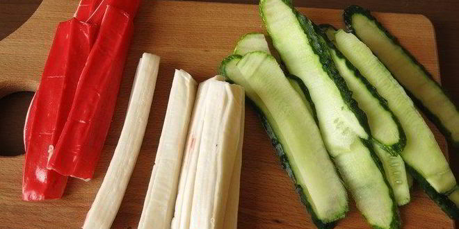 Рецепт радужных суш с крабовыми палочками