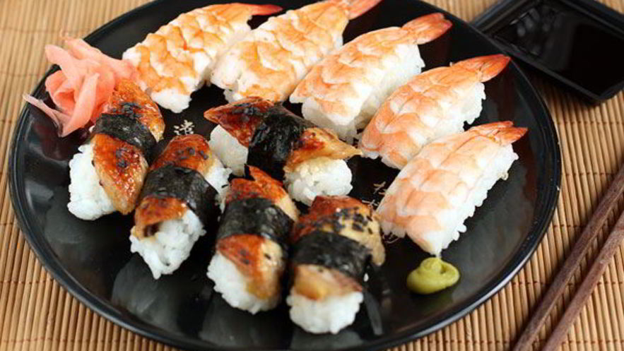 Рецепт суш с креветкой, угрем и омлетом