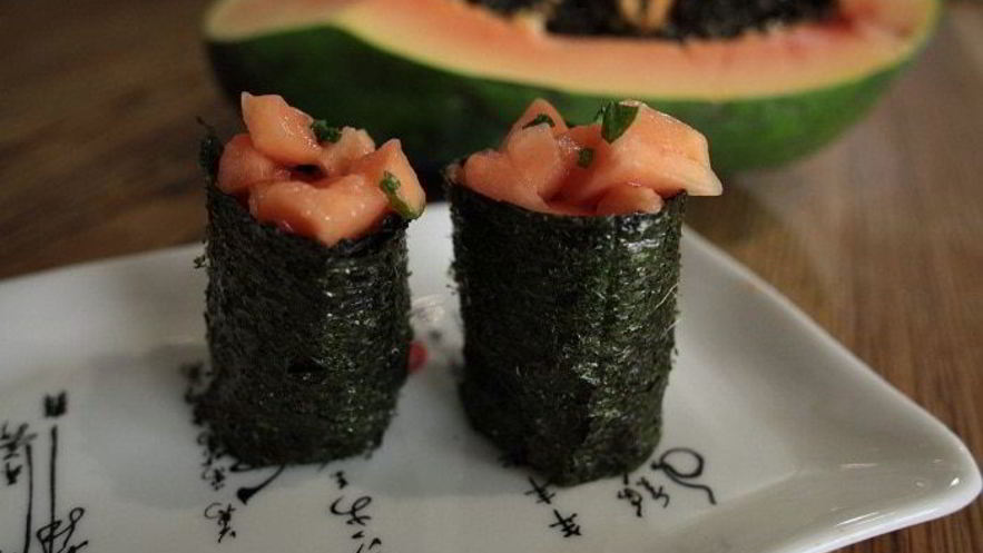 Рецепт суш с папайей и медом