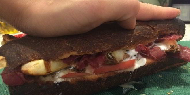 Рецепт хрустящего сэндвича с грушами-гриль и запеченными грибами