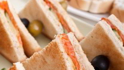 Рецепт Легких сэндвичей с авокадо и копченым лососем