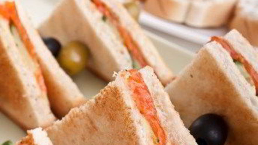 Рецепт легких сэндвичей с авокадо и копченым лососем