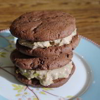 Рецепт Шоколадных сэндвичей с фисташковым мороженым