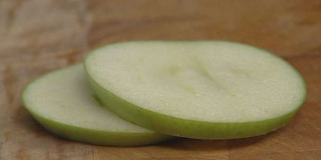 Рецепт сэндвича из яблока с сельдью по-кончаловски