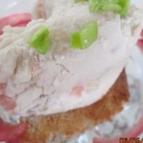 Рецепт Сэндвича с мороженым из сельди и маринованным луком