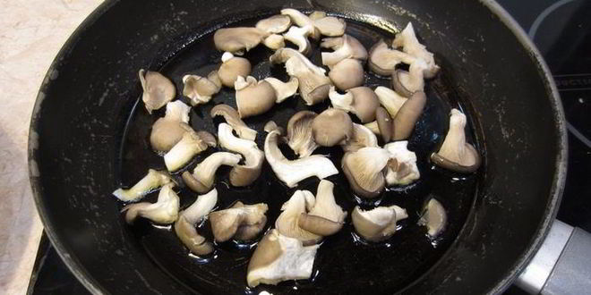 Рецепт сэндвича с моцареллой, грибами и соусом нисуаз