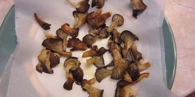 Рецепт сэндвича с моцареллой, грибами и соусом нисуаз