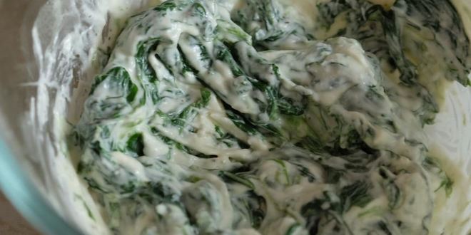 Рецепт сэндвича с шпинатом, творожным сыром и перепелиным яйцом