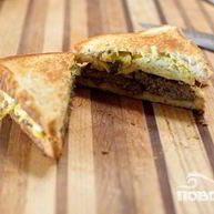 Рецепт Сэндвичей с колбасой и халапеньо